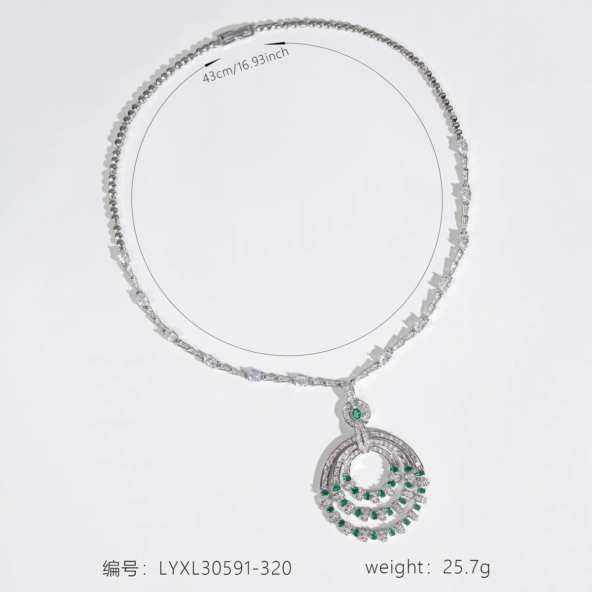 Collier plastron élégant en cristal vert émeraude pour tenue de soirée