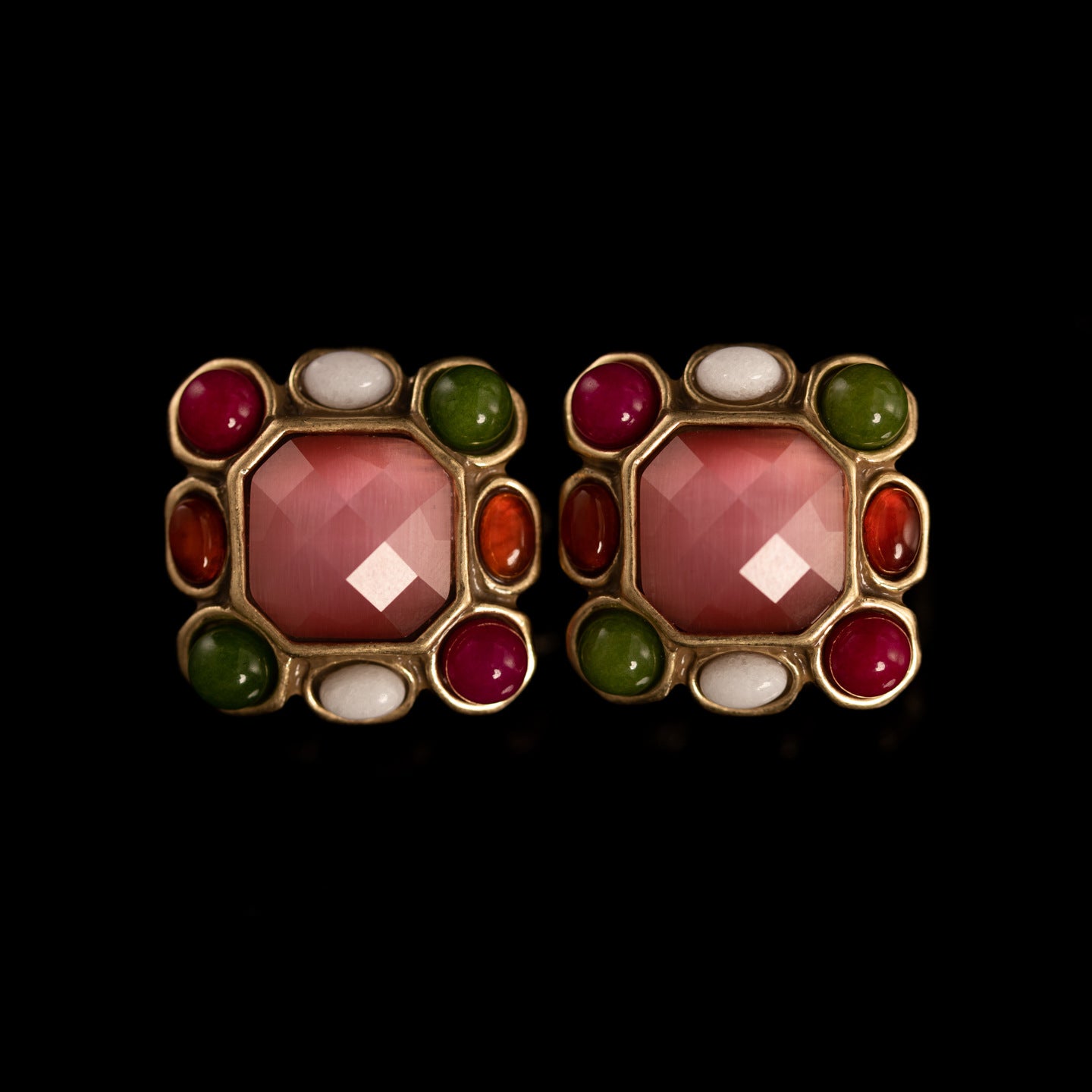 Ensemble carré de pierres naturelles de couleur médiévale, élégant