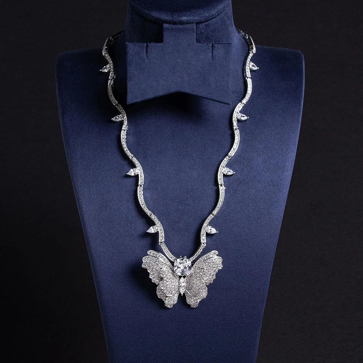 Nouveau collier papillon couleur double zircon serti
