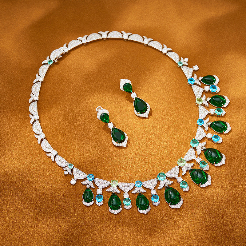 Mori Garden Emerald Clavicle Chain