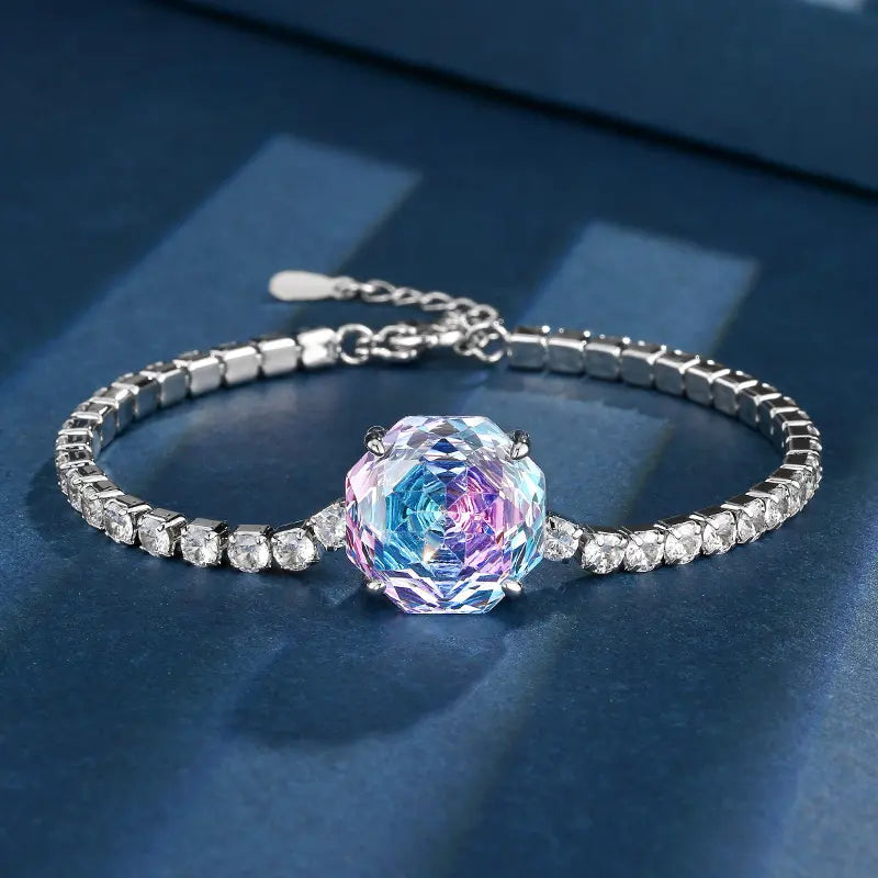 Bracelet élégant entièrement incrusté de zircons