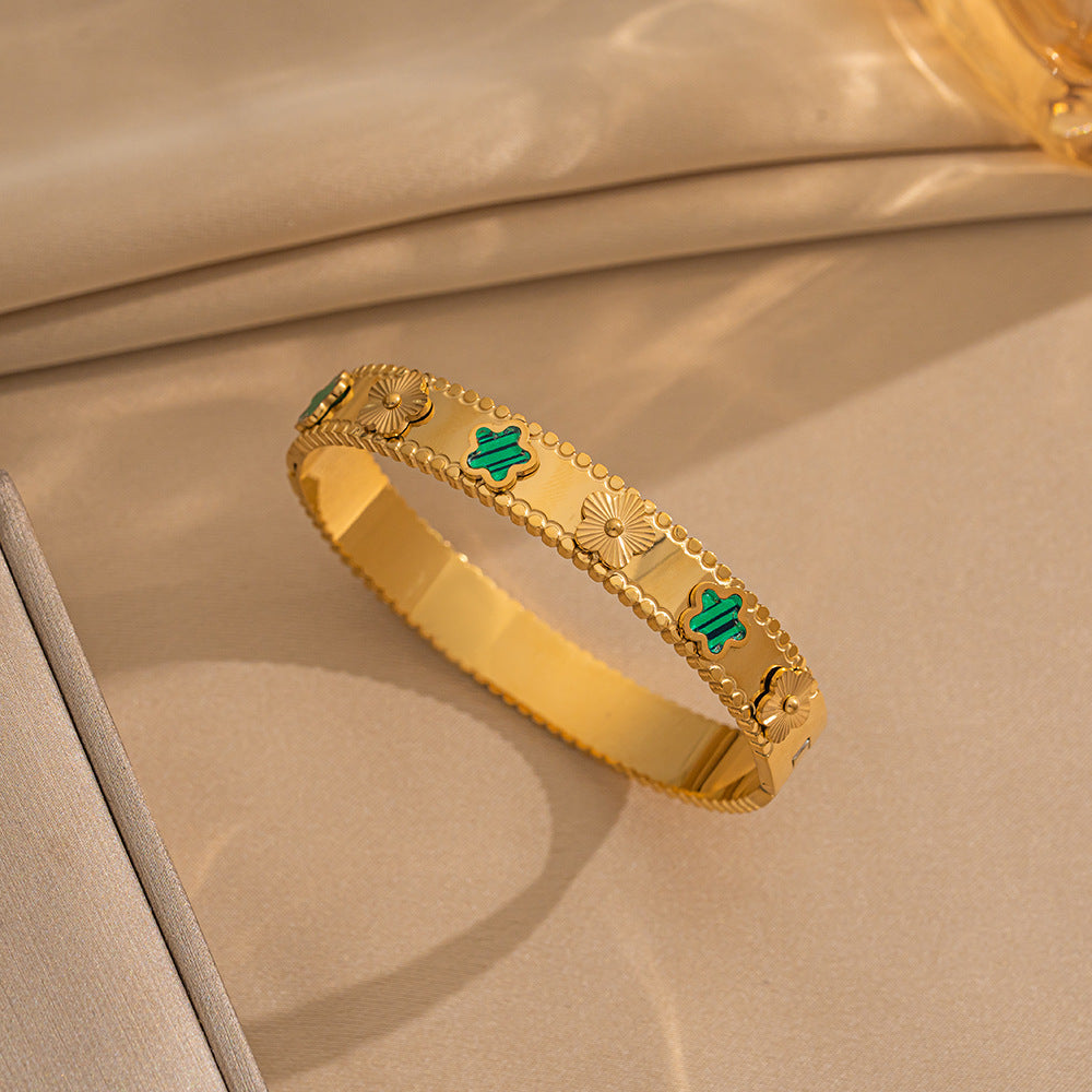 Fashion five-leaf flower bracelet