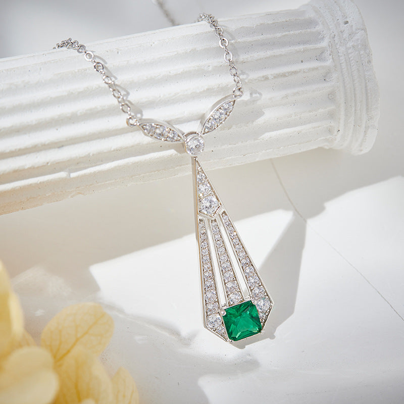 Light Luxury Platinum Plated Emerald Pendant