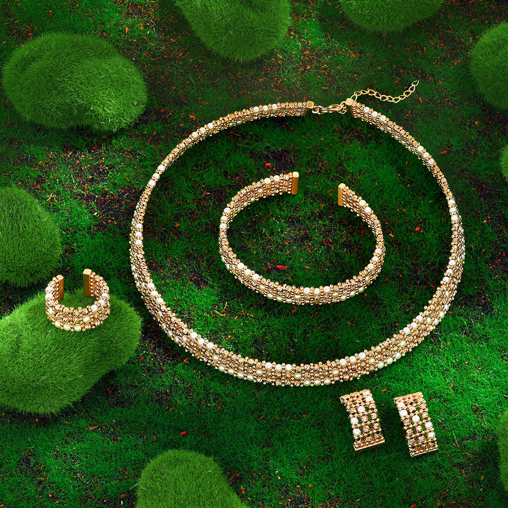 Luxury Gold Crystal Necklace Set – Timeless Elegant Style