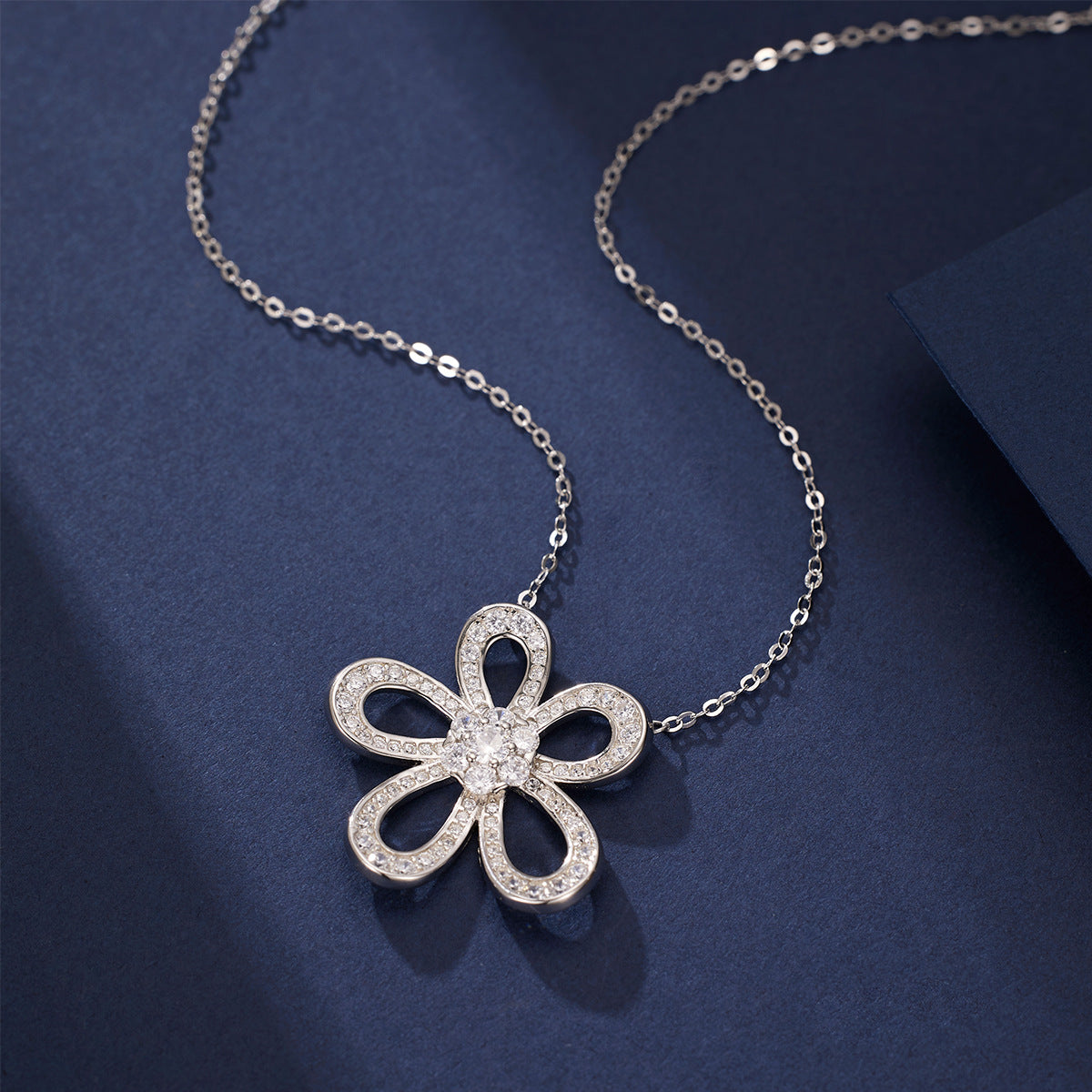 Diamond flower necklace