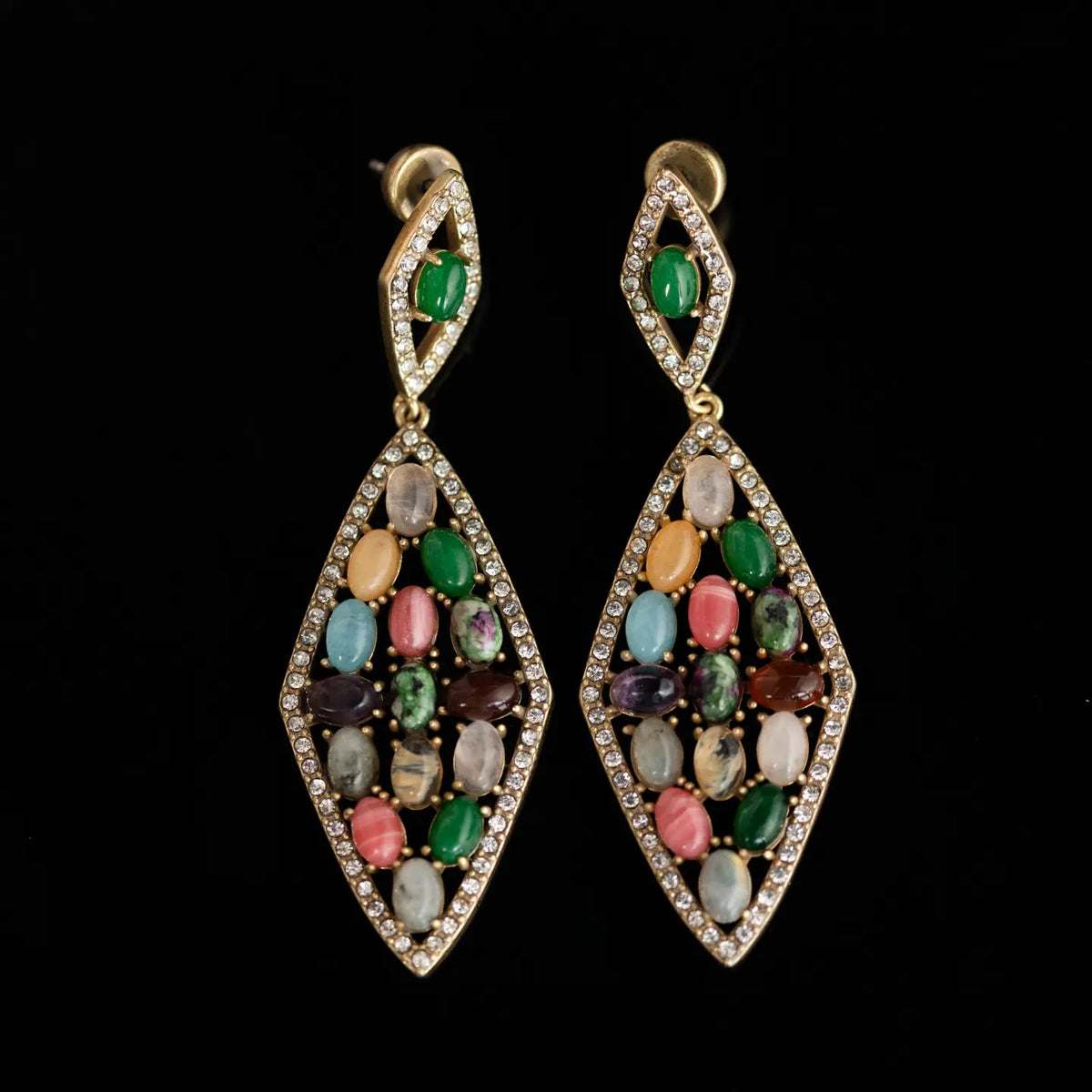 Série de boucles d'oreilles de style médiéval rétro et de niche