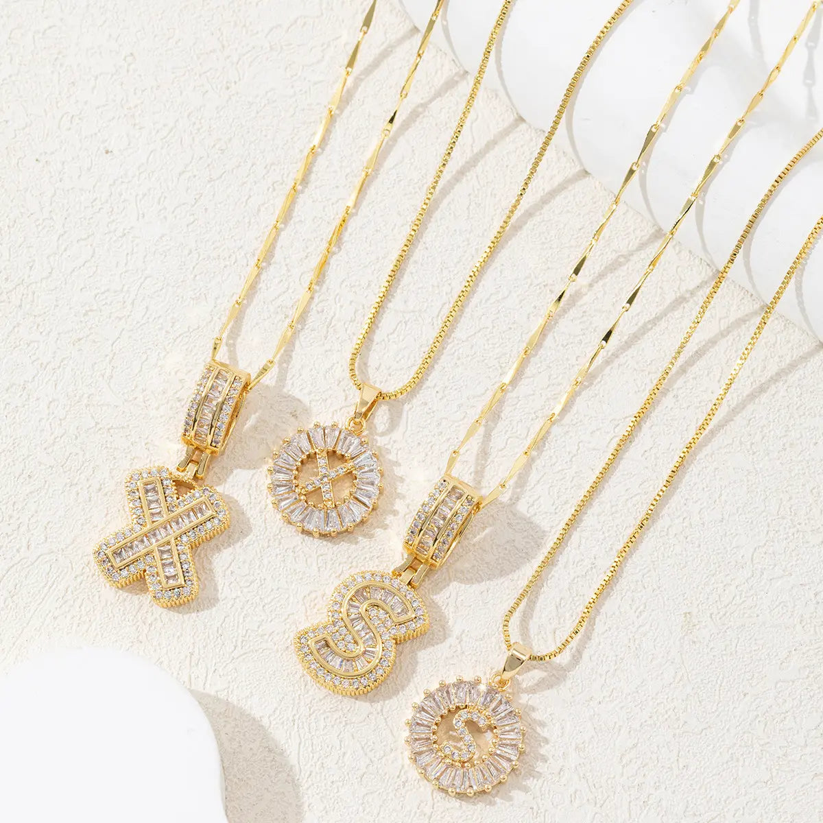 Collier Lettre Plein Sucre de Roche Diamant 26