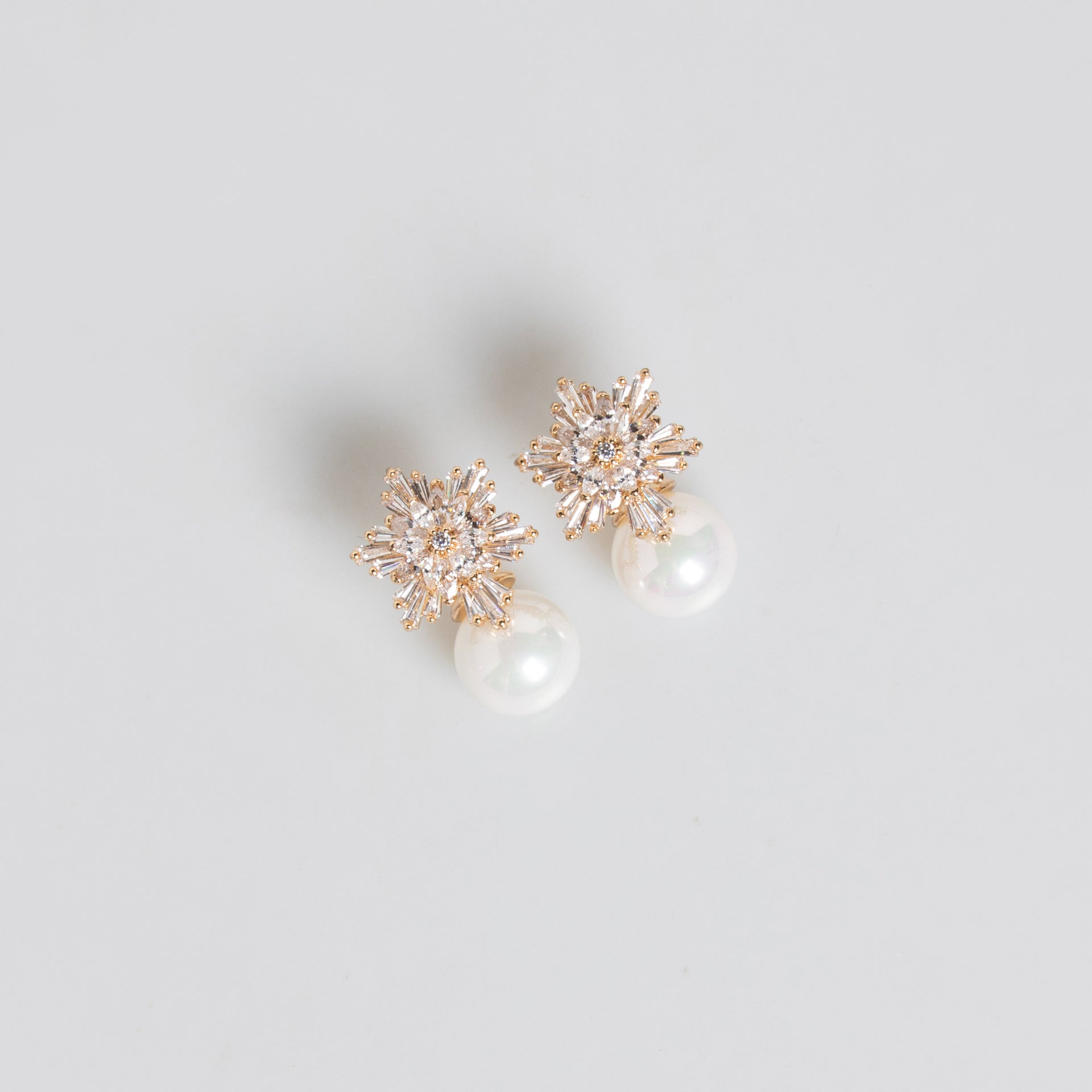 High-end pearl zircon snowflake necklace earrings set