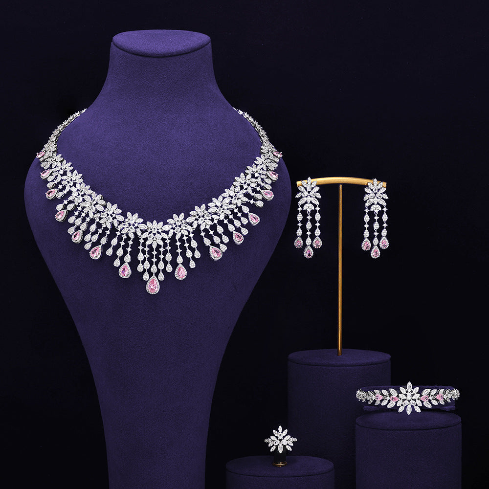 Parure de bijoux de mariée à pompon émeraude – Collection de luxe d'exception