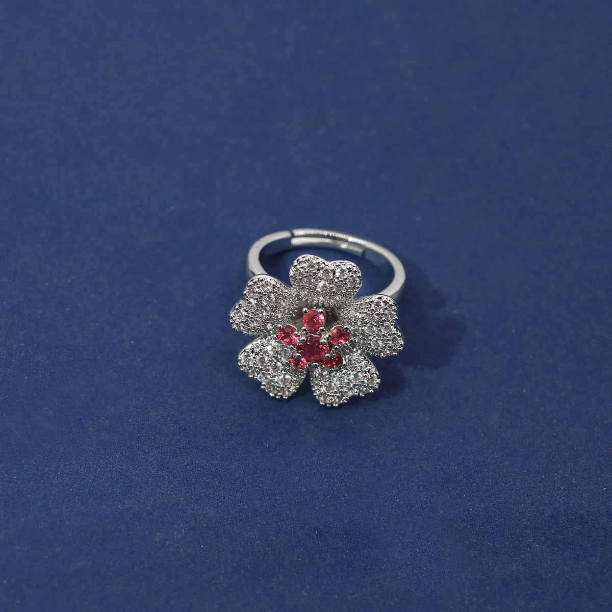 Ensemble collier et boucles d'oreilles zircon fleur, élégant et simple
