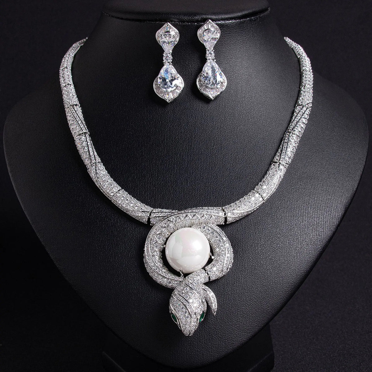 High temperament jewelry snake diamond necklace retro atmosphere light luxury style collarbone chain new women