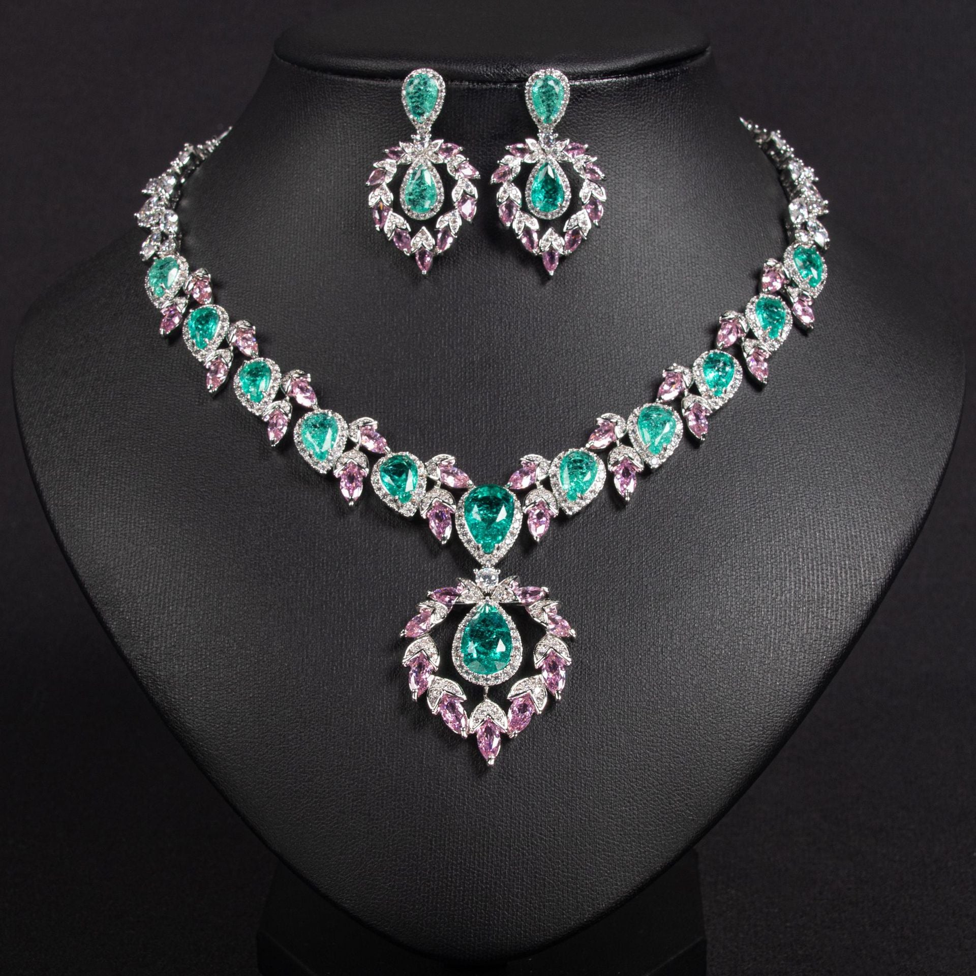 Luxury Emerald Green Teardrop Necklace and Earrings Jewelry Set