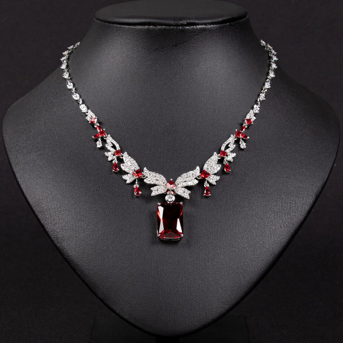Parure collier de déclaration élégant en cristal rubis vintage