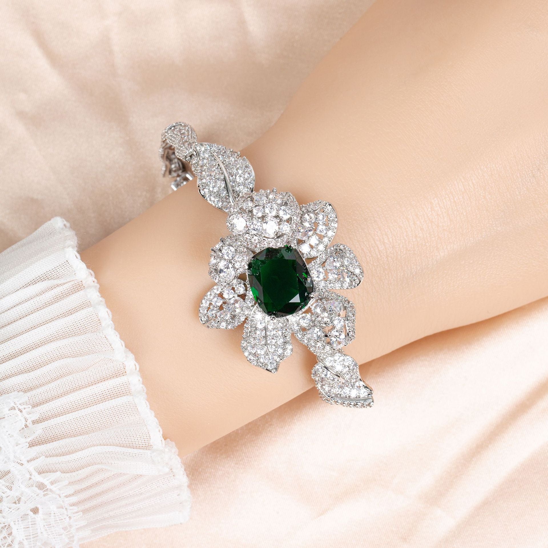 Luxury Blue Crystal Floral Bracelet – Elegant Statement Jewelry for Women