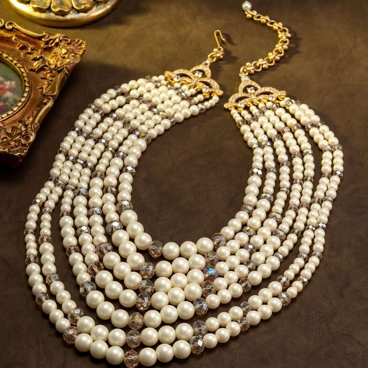 Élégant collier de perles en couches avec perles de cristal étincelantes