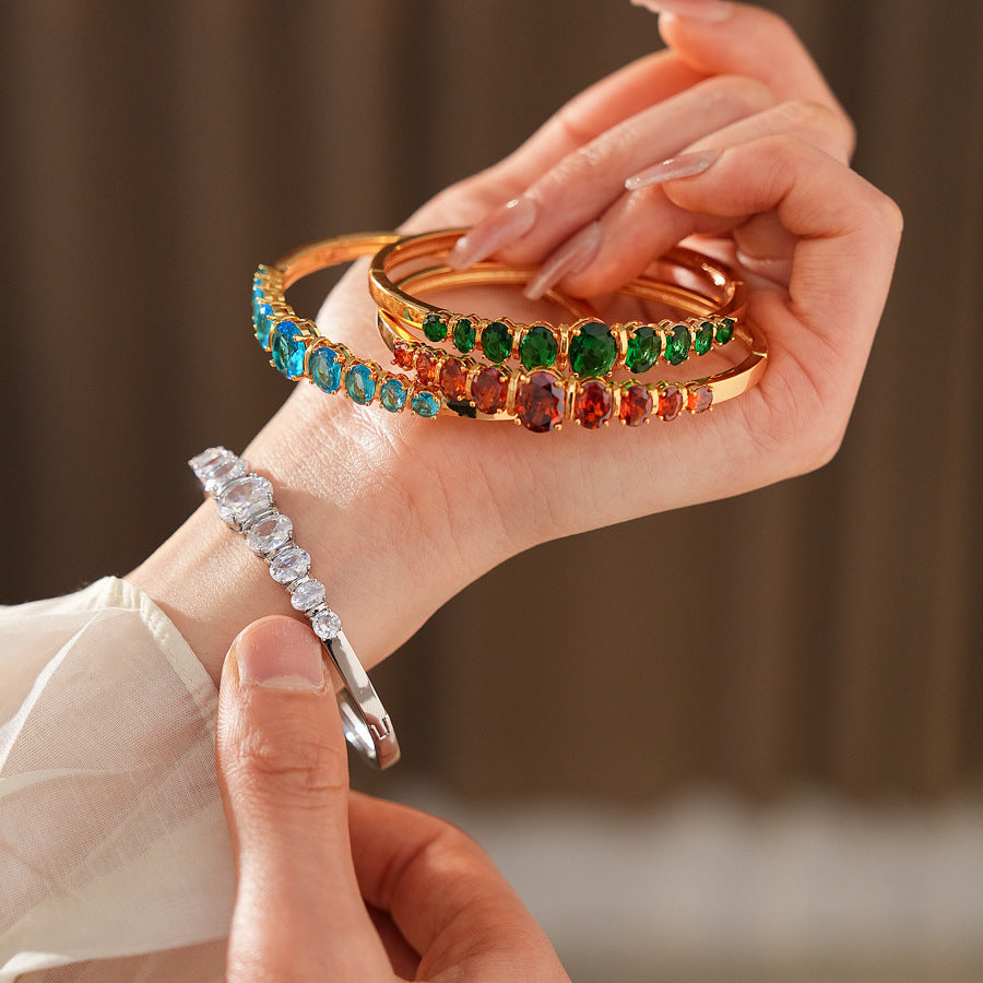 Stylish retro zircon bracelet