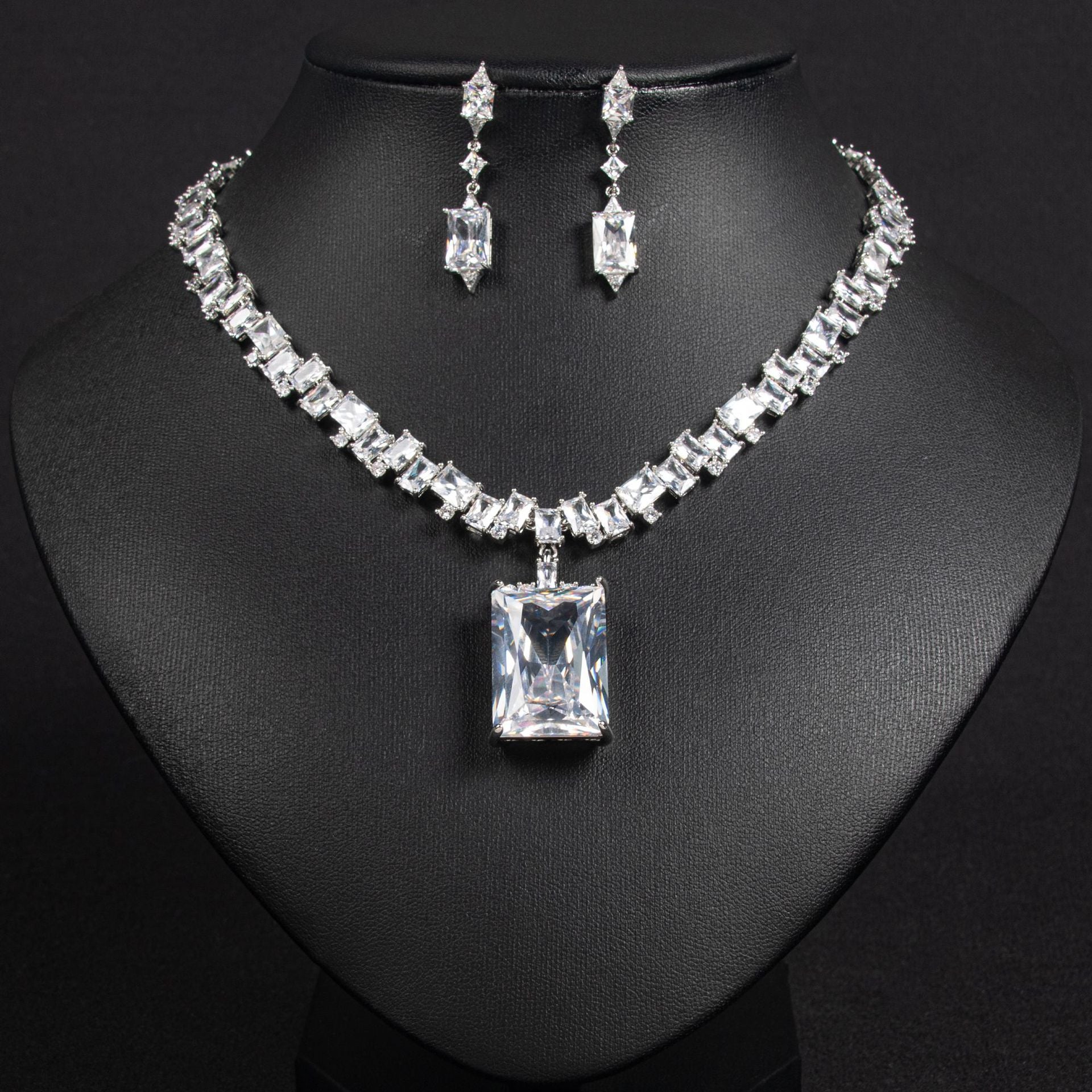 Luxury Pink Crystal Necklace Earrings Set – Elegant Statement Jewelry for Women