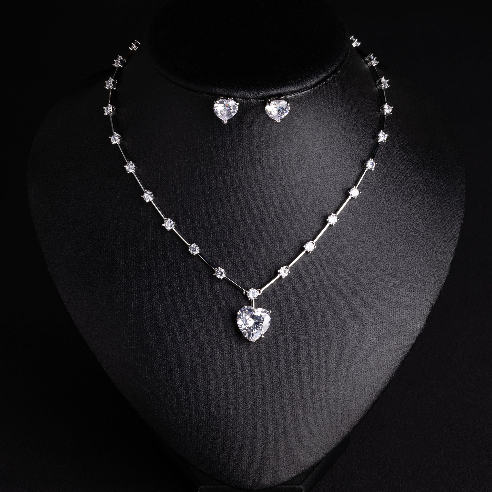 Elegant Heart Shaped Crystal Necklace Earrings Set – Luxury Pink Jewelry Collection