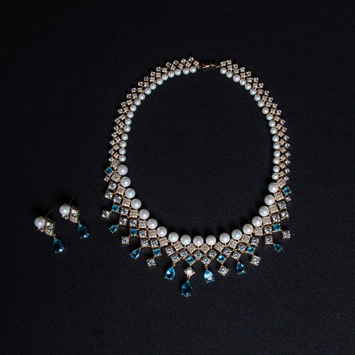 Parure de bijoux de luxe en perles et cristaux bleus pour femme