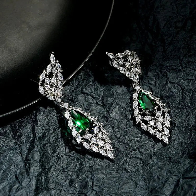 Parure boucles d'oreilles et collier ailes en zircon de luxe