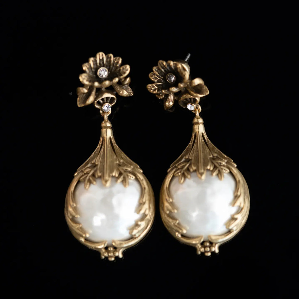 Série de boucles d'oreilles de style médiéval rétro et de niche