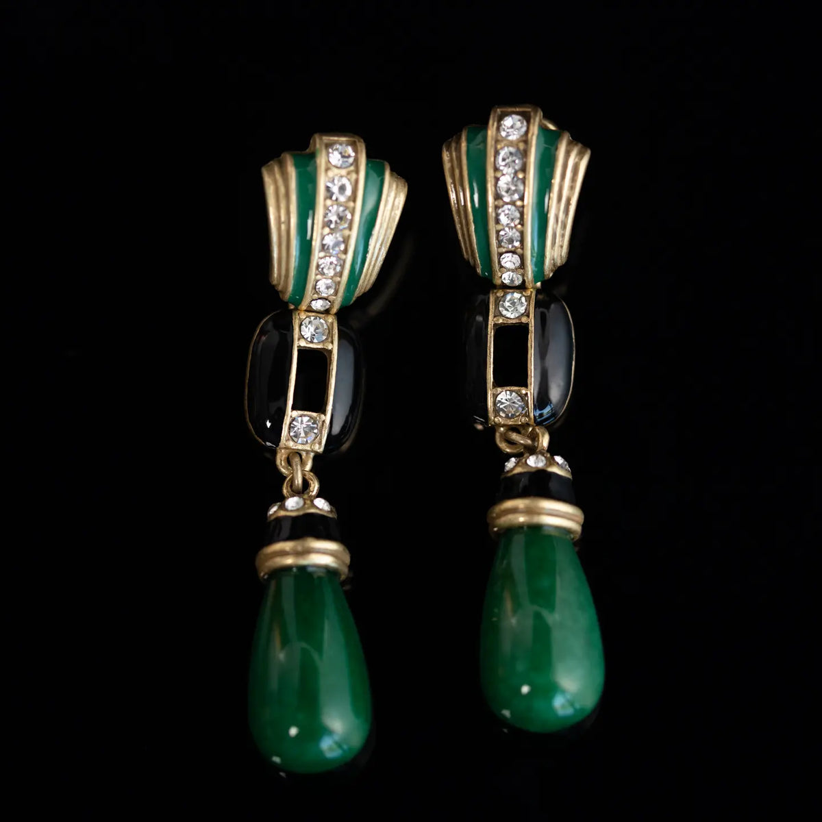 Série de boucles d'oreilles de style médiéval rétro et de niche