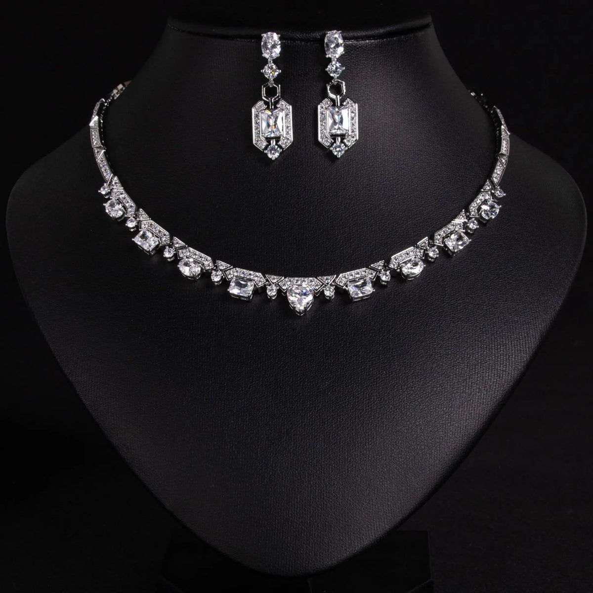 Parure de bijoux de luxe avec collier et boucles d'oreilles en cristal multicolore
