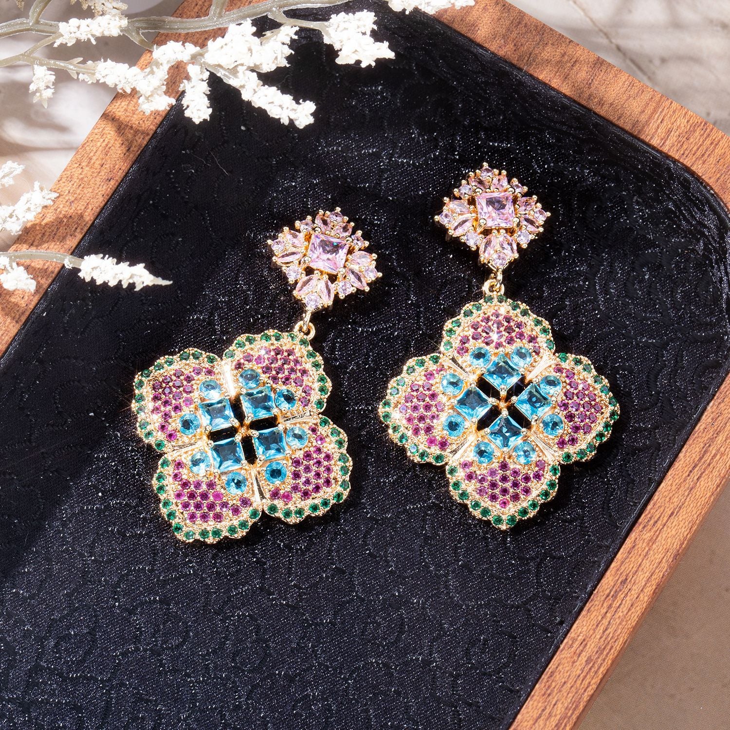 Personalized three-dimensional full diamond light luxury earrings