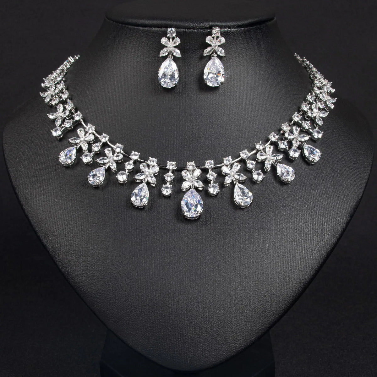 Elegant Emerald Crystal Flower Jewelry Set – Silver Necklace Earrings for Women