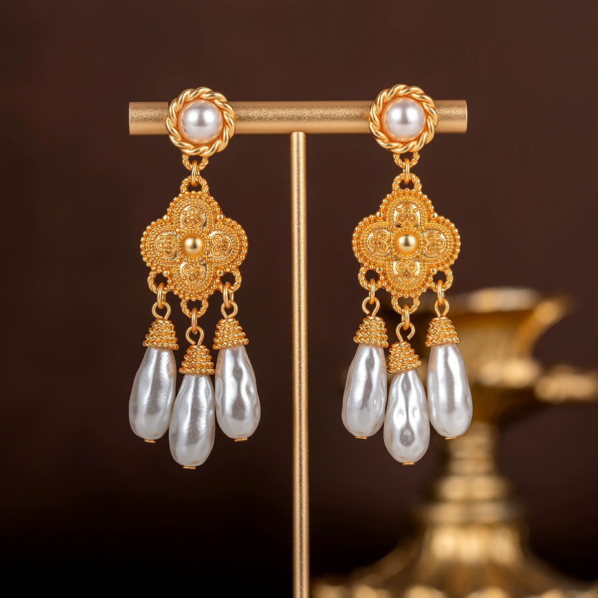 Grandes boucles d'oreilles simples de luxe léger, boucles d'oreilles rondes unies