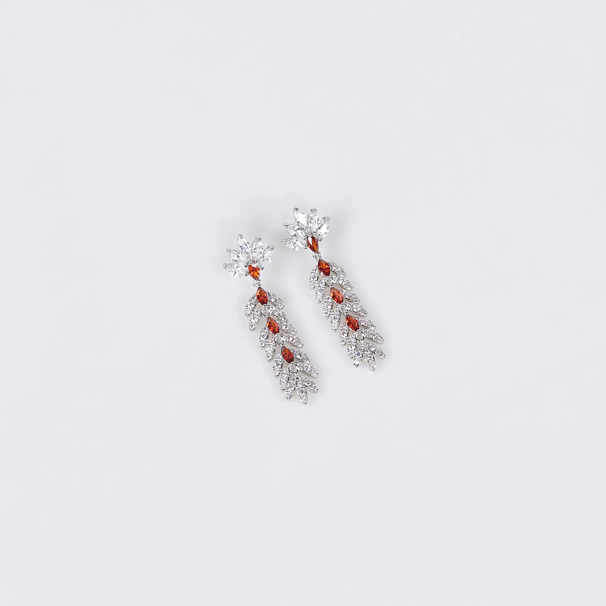Parure de bijoux de luxe en cristal rouge feuille – Collier et boucles d'oreilles étincelants pour événements formels