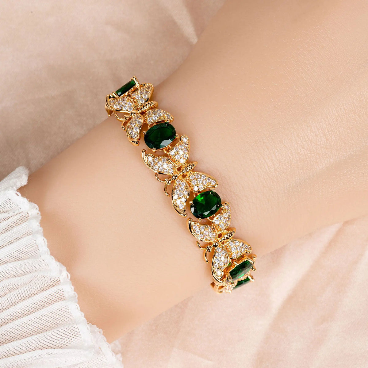 Bracelet papillon trésor couleur pour femme, bijou haut de gamme au tempérament de luxe léger, style ins et niche