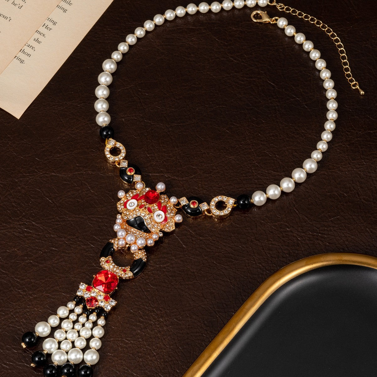 Vintage crystal diamond lion necklace