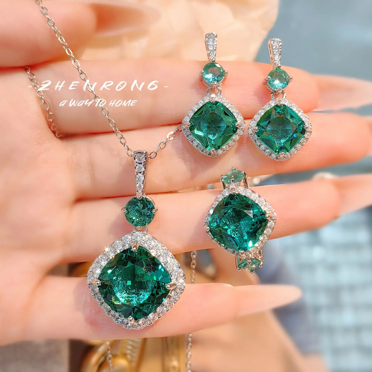 Série de trésors saphir carré Paraiba