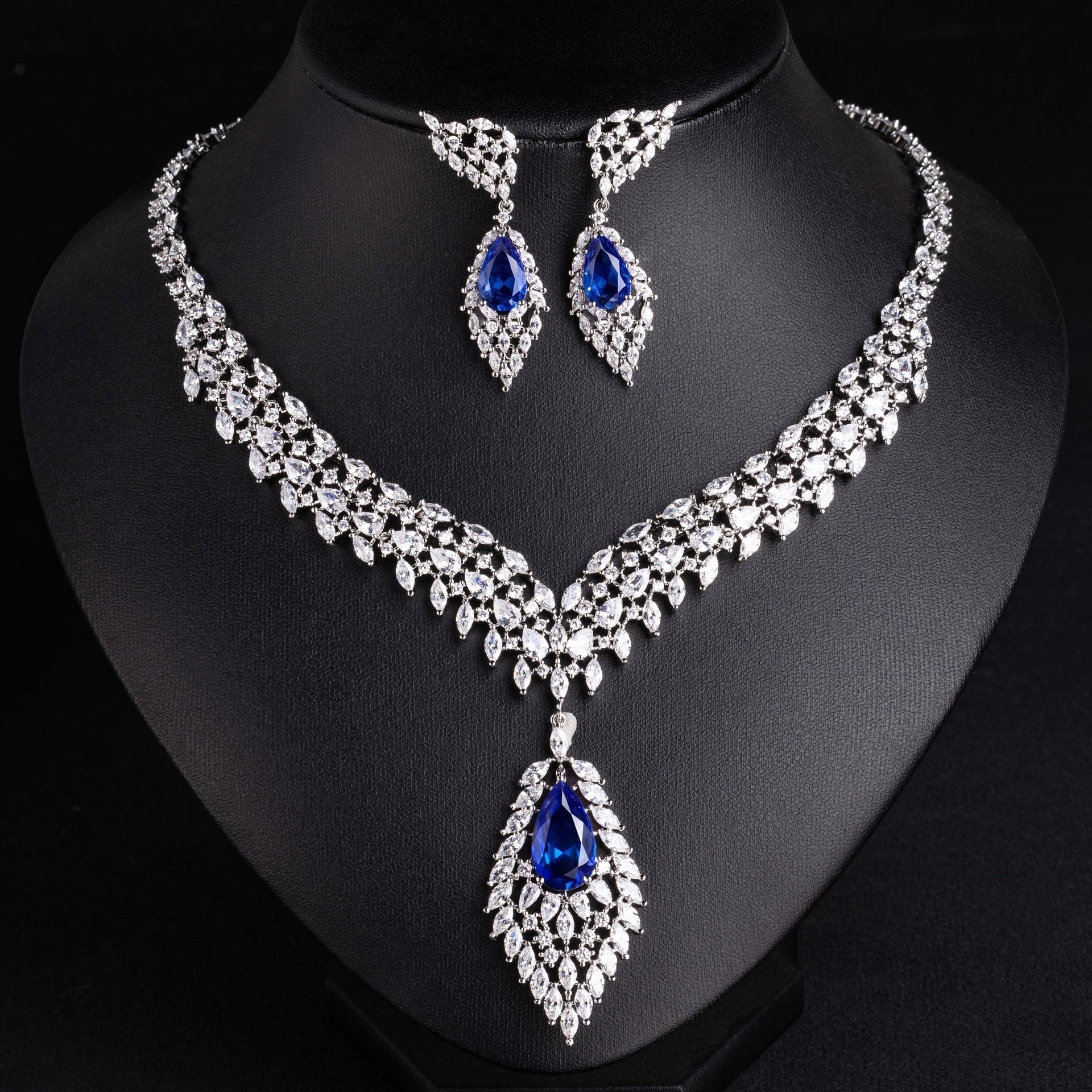 Luxury Zircon Wings Earrings Necklace Set