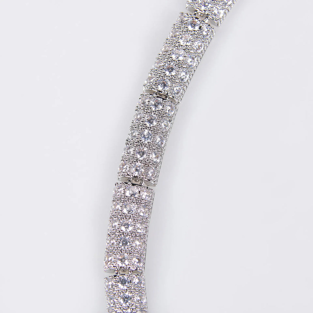 High temperament jewelry snake diamond necklace retro atmosphere light luxury style collarbone chain new women