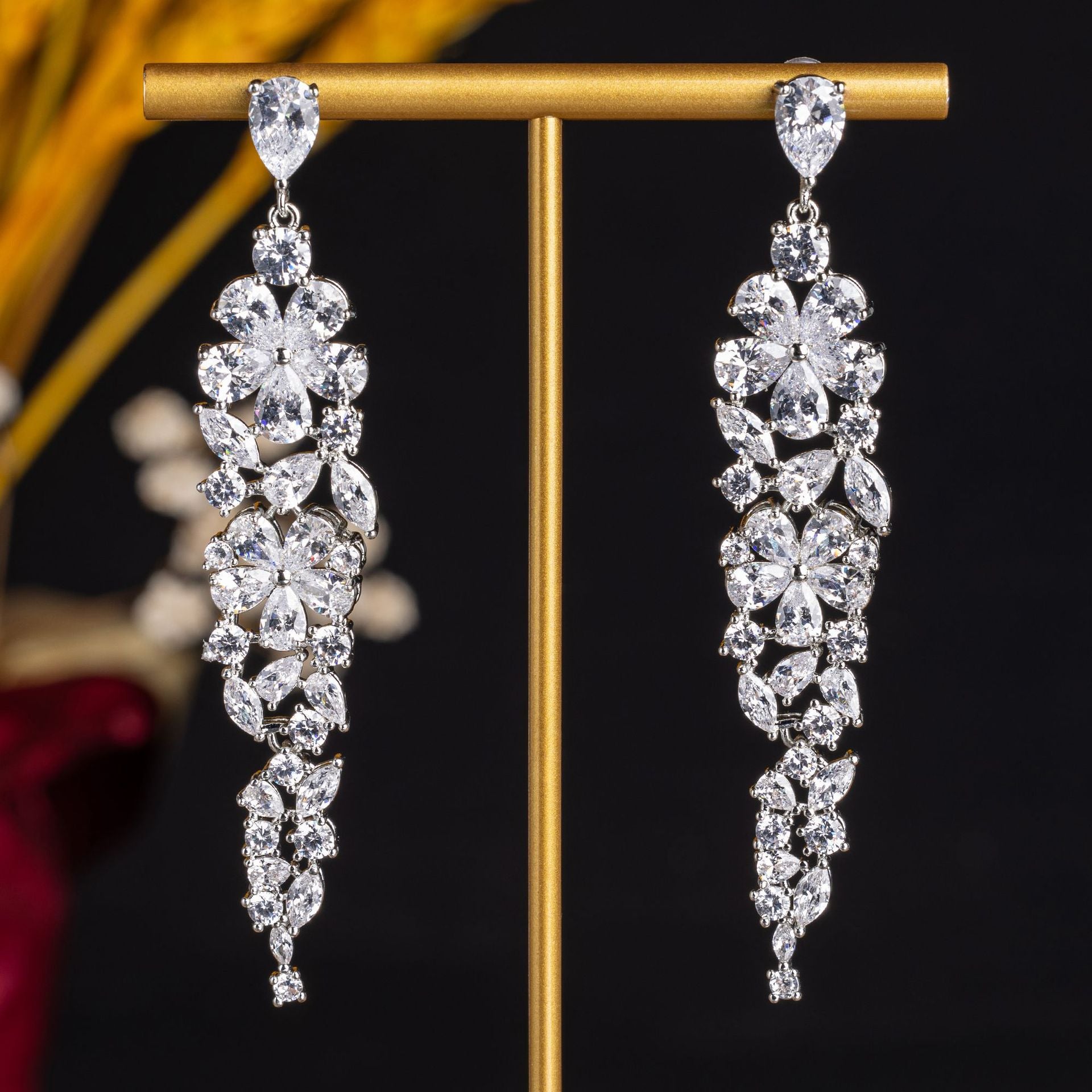 Luxury Clear Crystal Floral Drop Earrings – Elegant Bridal Jewelry for Women