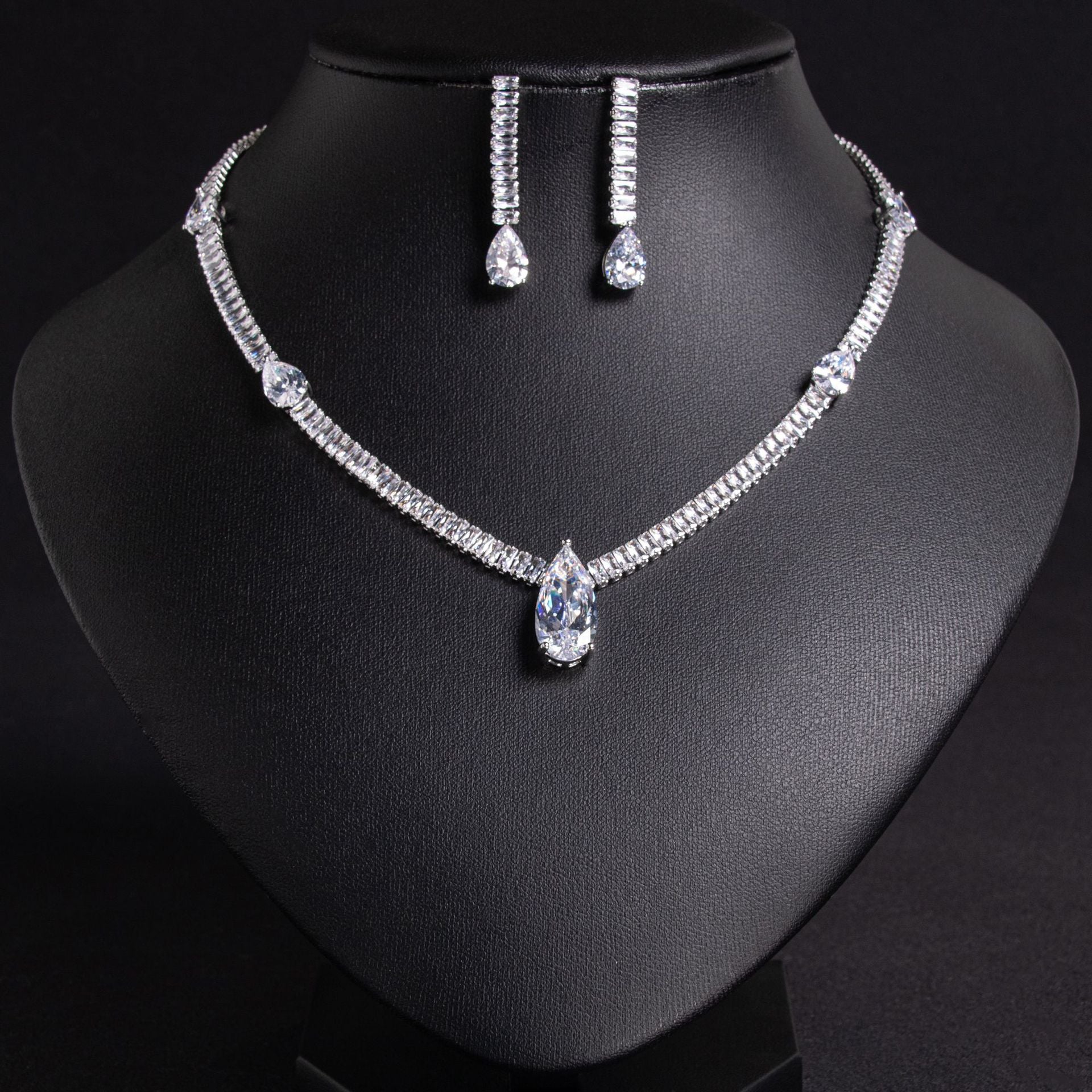 Luxury Ruby Red Teardrop Necklace Set for Women – Elegant Crystal Jewelry with Matching Earrings