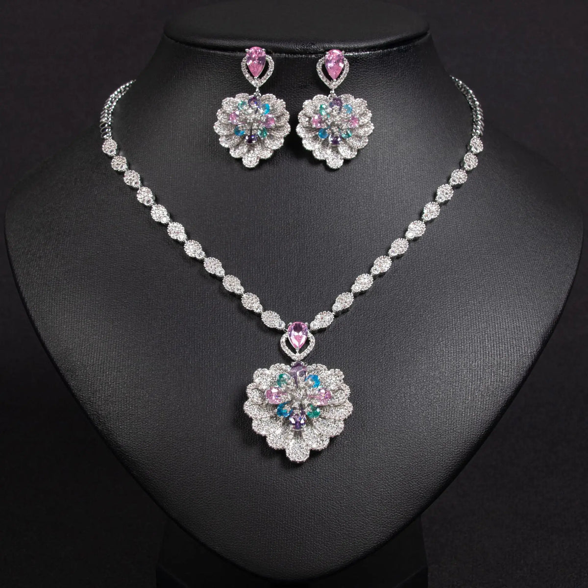 Parure collier et boucles d'oreilles de luxe femme, rose, floral, cristal