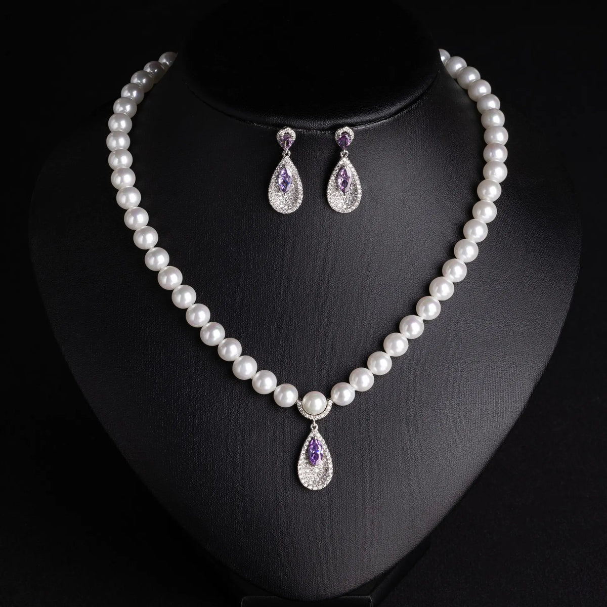 Luxury White Pearl Necklace Set – Emerald Green Drop Earrings Jewelry