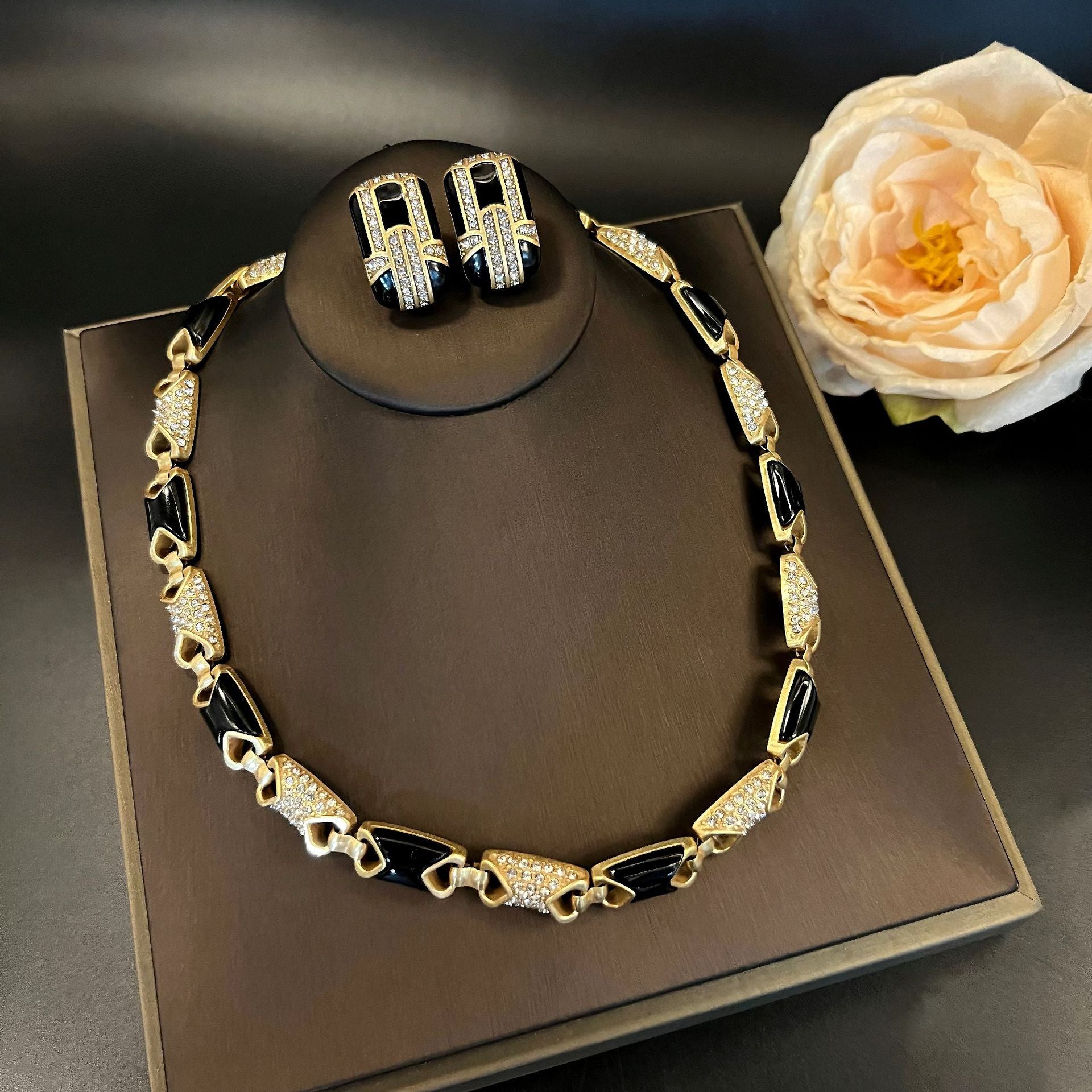 Light luxury enamel quadrilateral necklace stud earrings