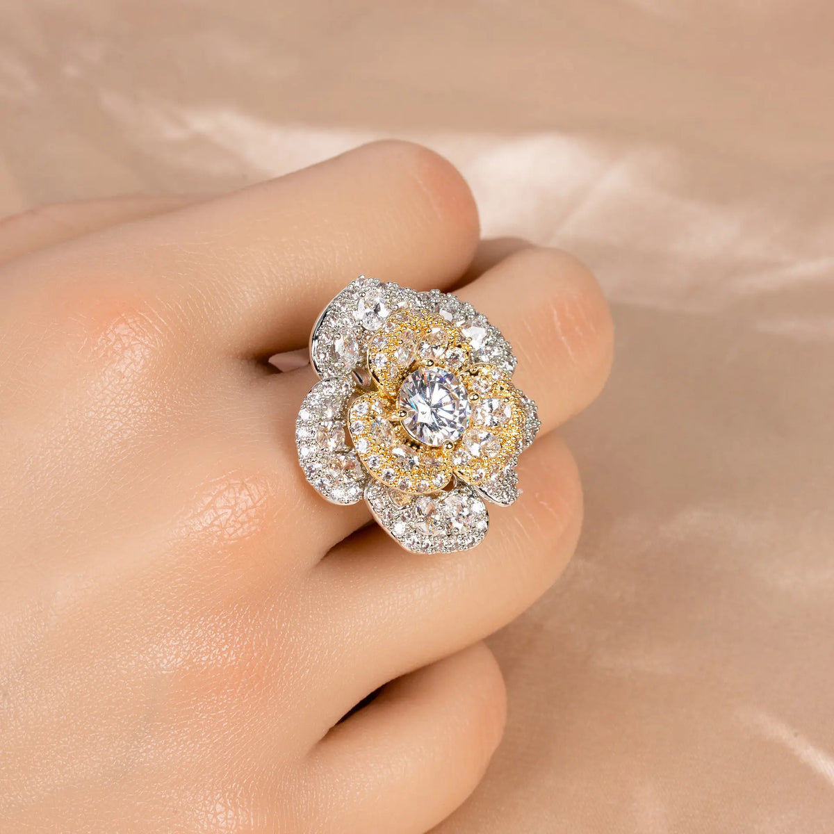Bague fleur en cristal rouge orangé de luxe pour femme