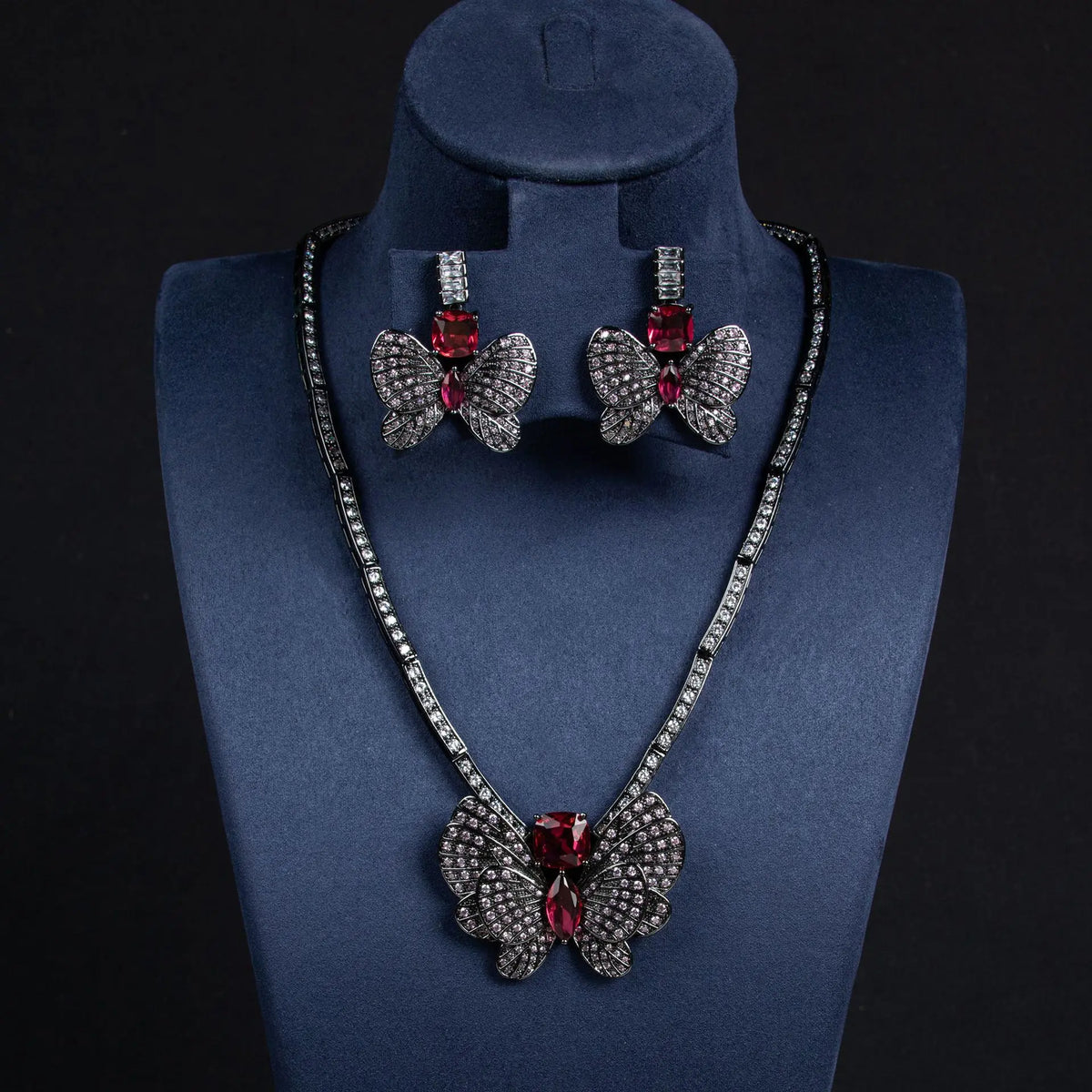 Parure de bijoux de luxe en forme de papillon jaune avec collier et boucles d'oreilles en cristal pour femme
