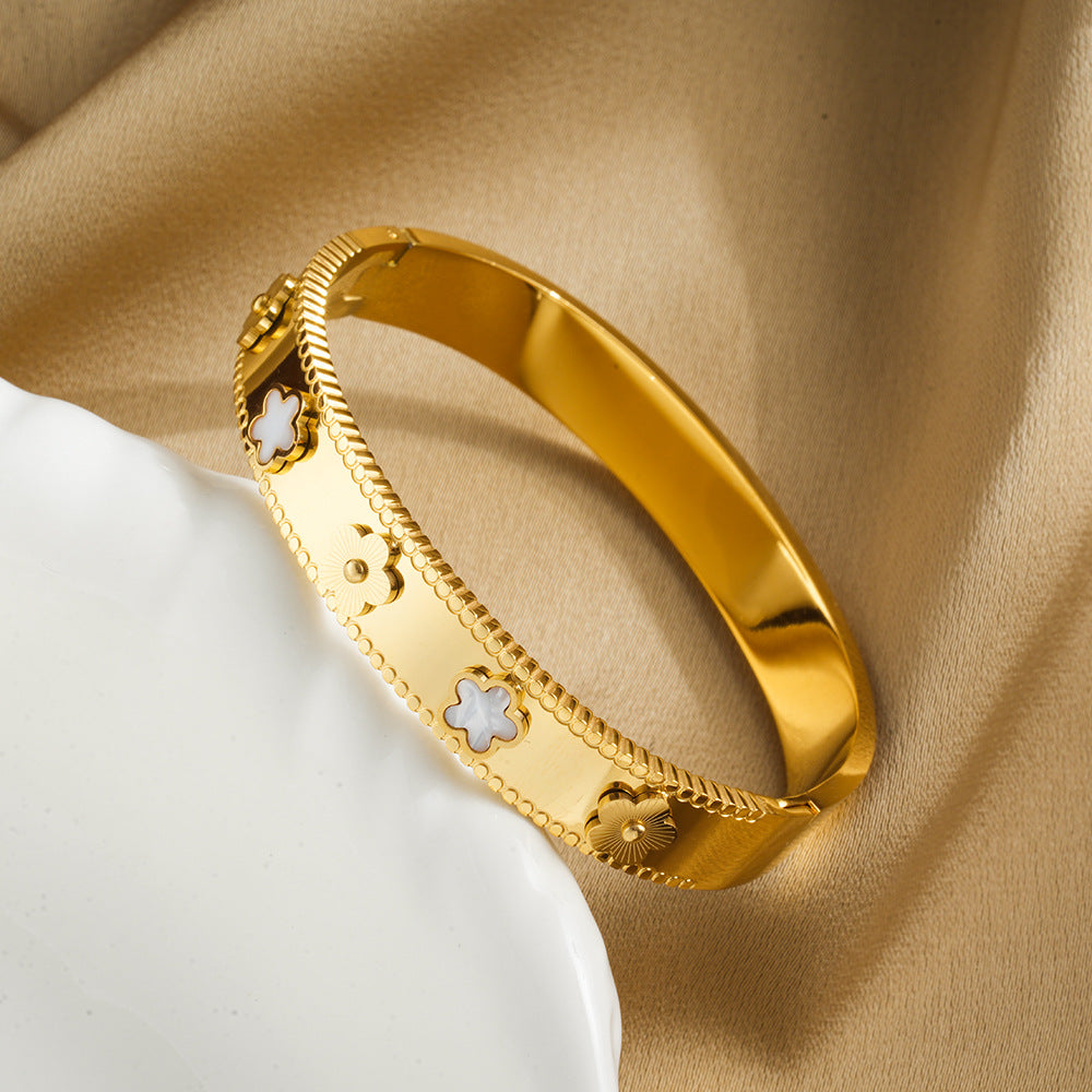 Fashion Clover Bracelet