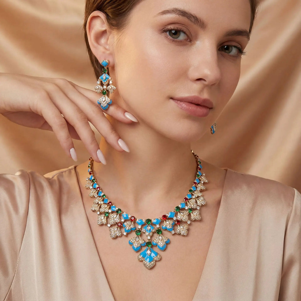 Parure de bijoux glamour or et cristaux pour soirées et fêtes