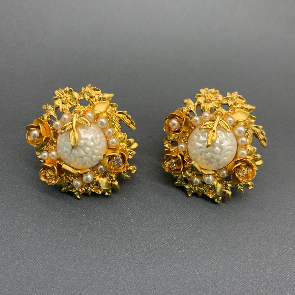 Parure collier fleur de perles en relief 3D vintage