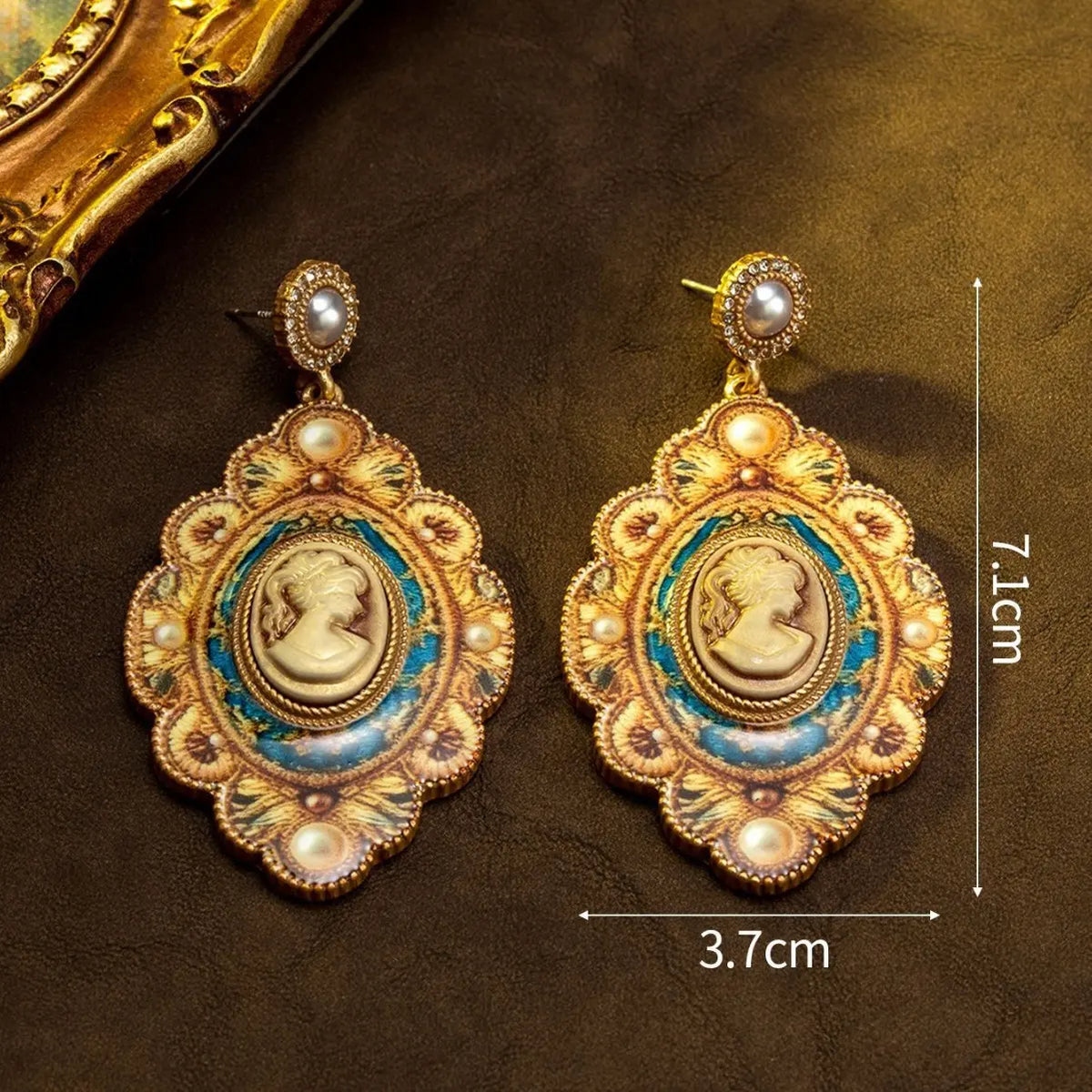 Boucles d'oreilles pendantes style baroque vintage en camée et perles pour femmes