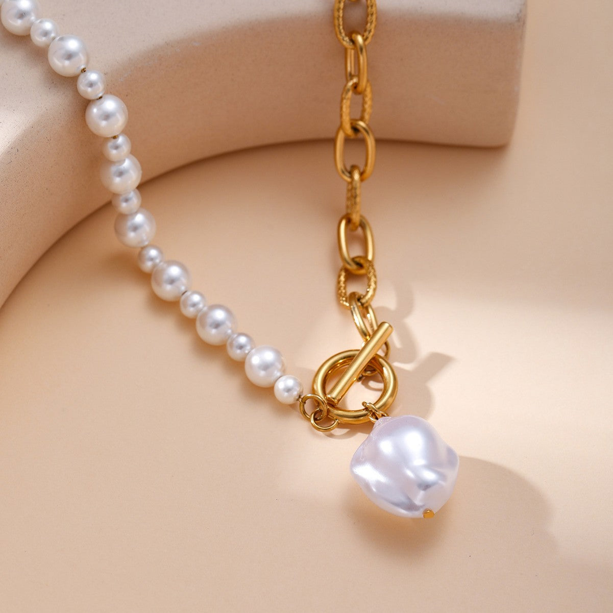 New retro special-shaped pearl necklace