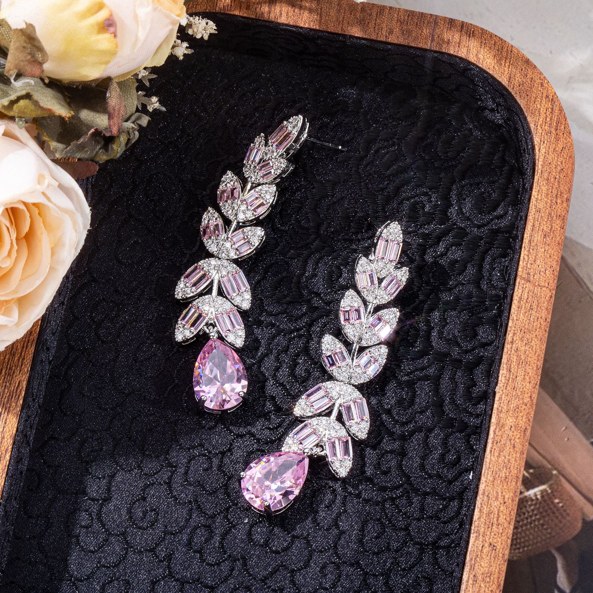 Boucles d'oreilles simples en opale avec pampilles et tige en argent 925