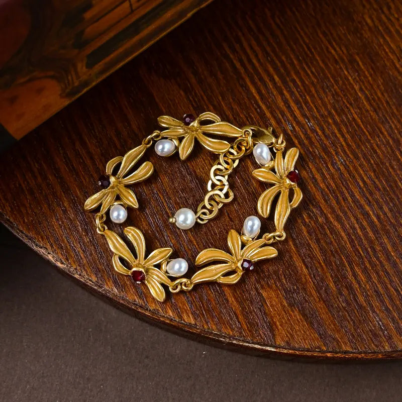 Nouvel ensemble de bijoux médiévaux dorés avec fleurs